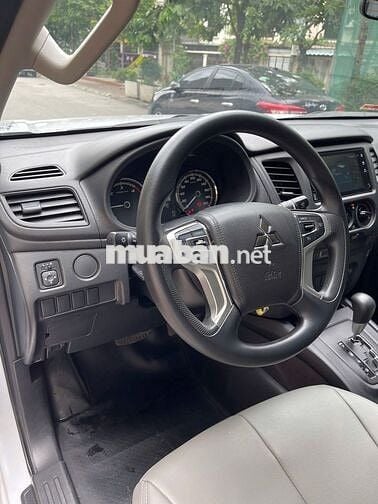 Mitsubishi Triton 4x2 AT 2023