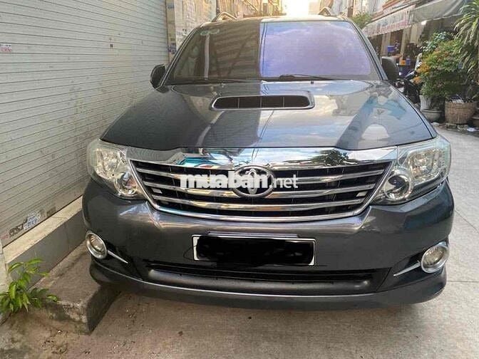 Toyota Fortuner 2016 2.4G 4x2 MT - 180000 km