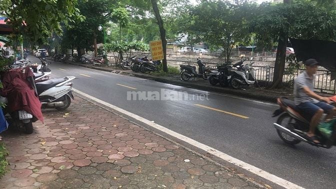 Cho thuê cửa hàng, văn phòng đường rộng 2 vỉa hè