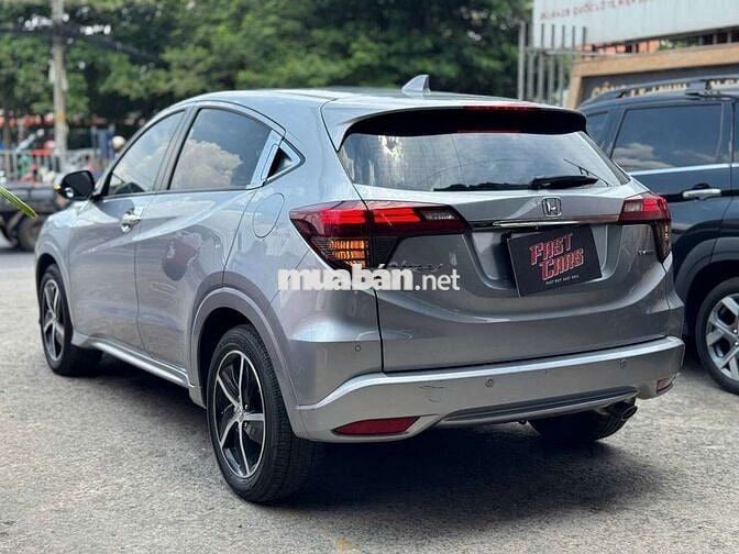 Honda HR-V 2019 bản L 1.8AT, màu bạc, 49.000 km