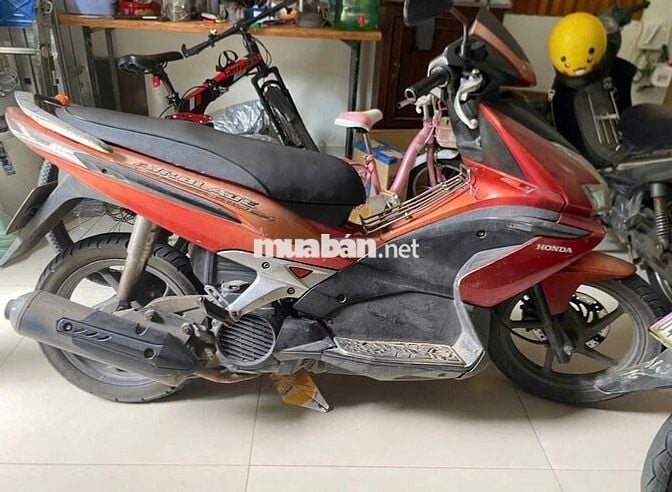 Màu đỏ đen, vẫn sử dụng bình thường