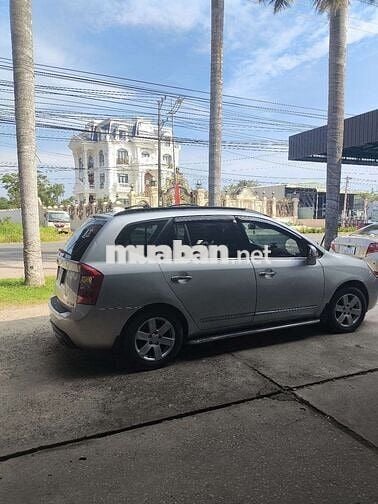 KIA CARENS SÀN MÁY DẦU. GĐ CẦN BÁN NHANH XE NÀY.
