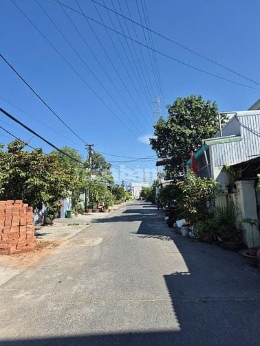 Chỉ 5.3 tỷ Bán đất tặng nhà Mỹ Thị,ngang 5m2,sát sông,VIP nam việt á,