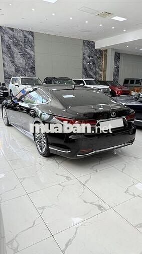 Lexus LS 500H, sản xuất 2025 - Siêu lướt 500 km.