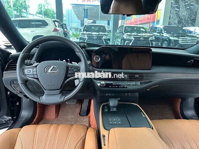 Lexus LS500H Sản Xuất 2025 dk 6/2025 đi 500Km
