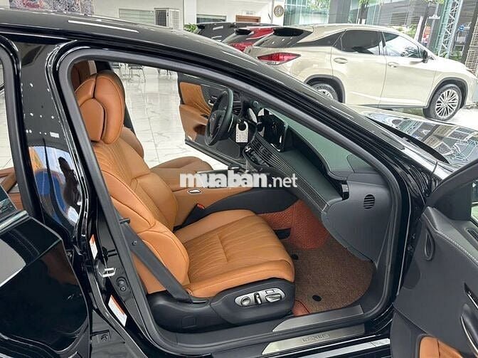Lexus LS500H Sản Xuất 2025 dk 6/2025 đi 500Km