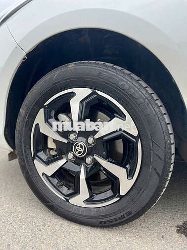 Toyota Vios 2023 E CVT 27000 km như mới đập thùng