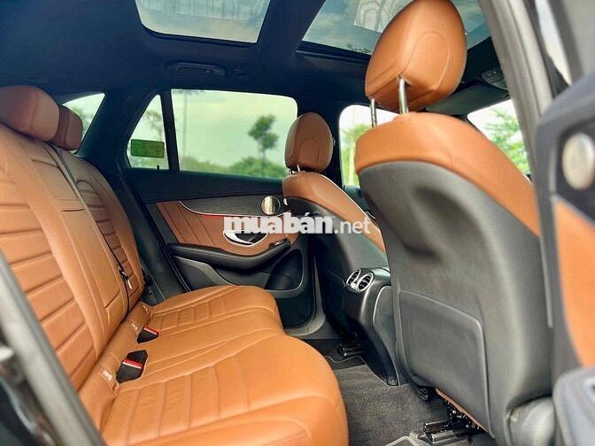 Mercedes Benz GLC 2022 300 4Matic - 26000 km