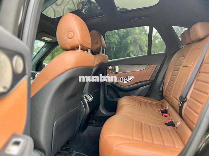 Mercedes Benz GLC 2022 300 4Matic - 26000 km