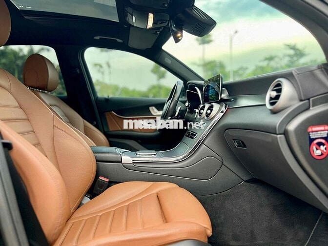 Mercedes Benz GLC 2022 300 4Matic - 26000 km