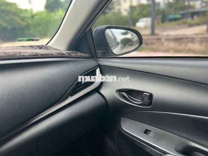 Toyota Vios 2023 E CVT 27000 km như mới đập thùng
