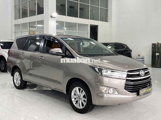 Toyota Innova 2.0G 2018 chuẩn gia đình