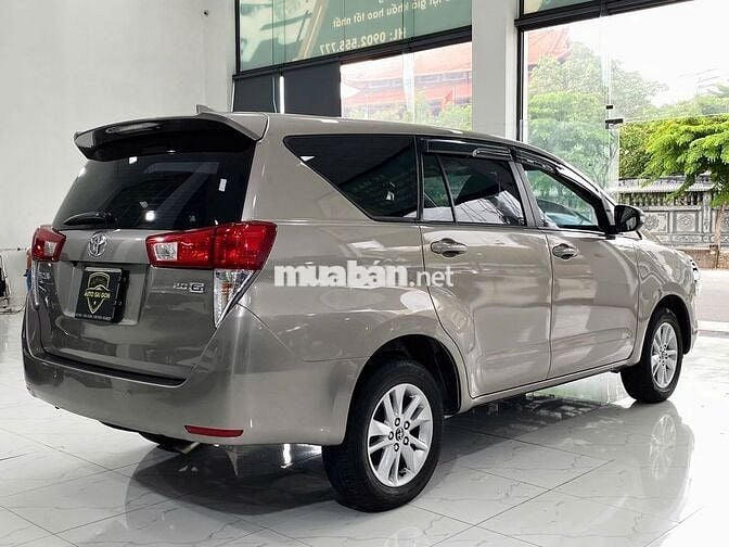 Toyota Innova 2.0G 2018 chuẩn gia đình