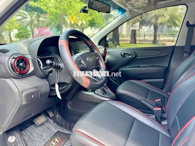 Hyundai Grand i10 Hatchback 2022 -Trắng - 2v3km
