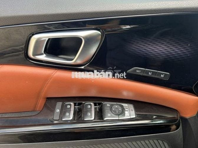 Kia Carnival 2022 2.2D Premium 7 chỗ - 55000 km