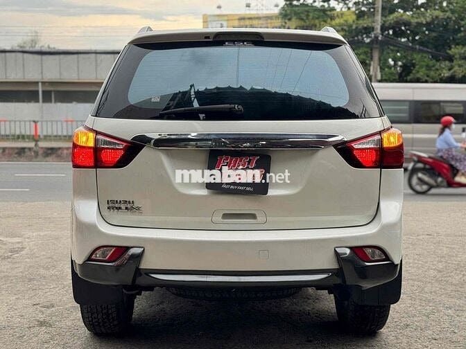 Isuzu Mu X 2016 3.0 4X2 AT - 144000 km một chủ