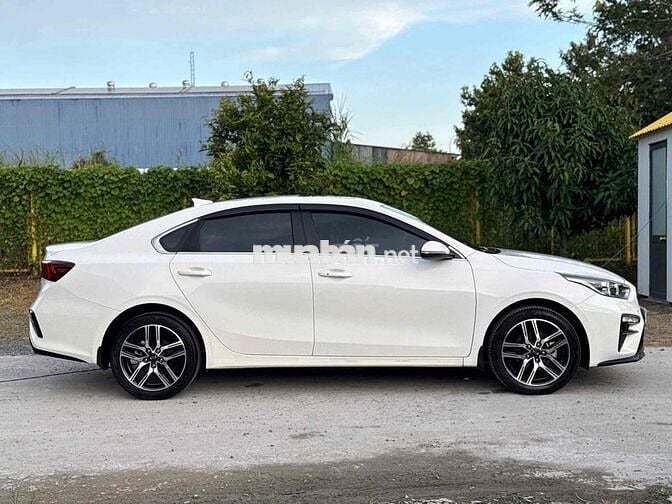 Kia Cerato 2021 Luxury 1.6 AT - 20000 km