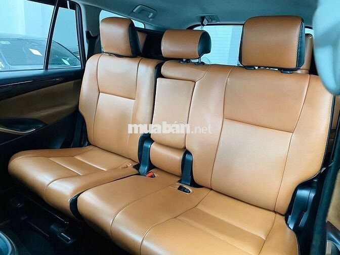 Toyota Innova 2.0G 2018 chuẩn gia đình