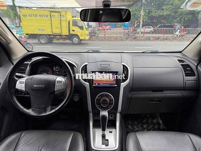 Isuzu Mu X 2016 3.0 4X2 AT - 144000 km một chủ