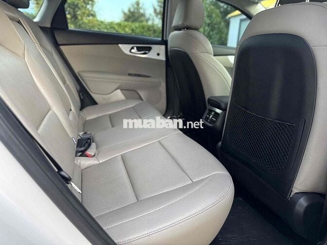 Kia Cerato 2021 Luxury 1.6 AT - 20000 km