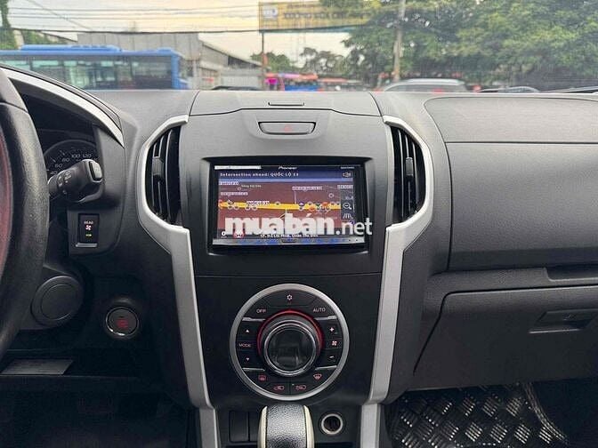 Isuzu Mu X 2016 3.0 4X2 AT - 144000 km một chủ