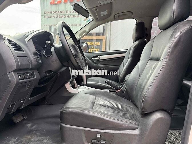 Isuzu Mu X 2016 3.0 4X2 AT - 144000 km một chủ