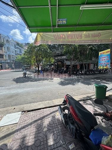 Bán tòa nhà căn hộ dịch vụ 16 phòng thang máy ngay góc ngã tư 