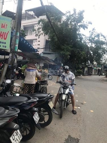 Bán tòa nhà căn hộ dịch vụ 16 phòng thang máy ngay góc ngã tư 