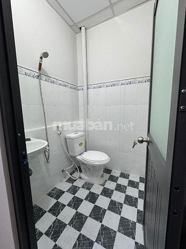 Bán tòa nhà căn hộ dịch vụ 16 phòng thang máy ngay góc ngã tư 