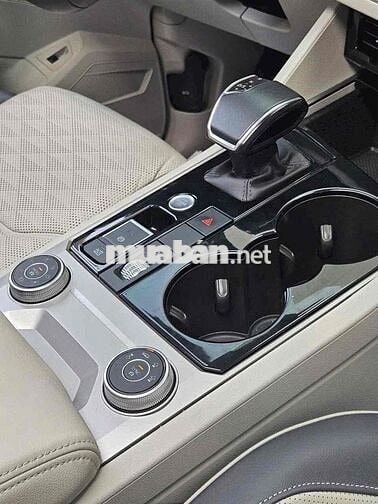 Volkswagen Touareg 2023 Luxury - 59000 km