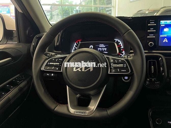 Kia Sonet 2023 Luxury 1.5 AT - 17000 km ***