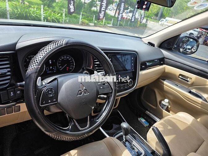 Mitsubishi Outlander 2018 CVT Premium Màu Xám
