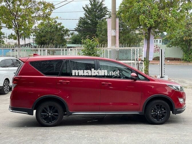 Toyota Innova 2018 2.0 Venturer - 80.600 km