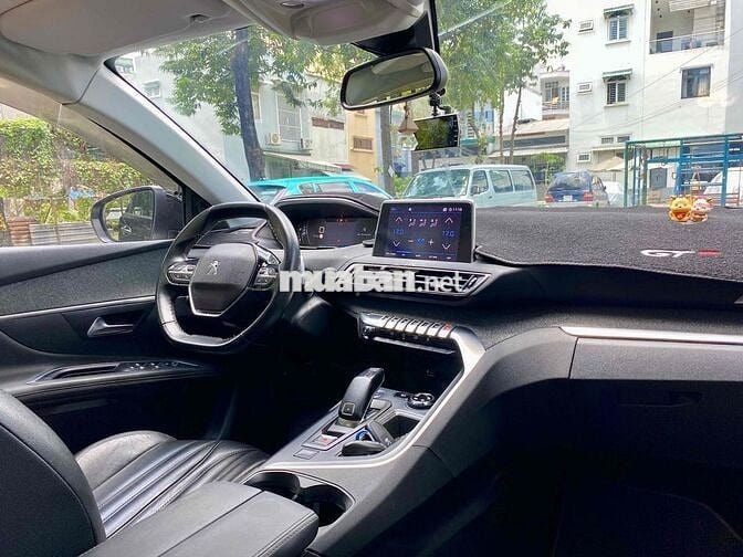 Peugeot 5008 2018 1.6L Turbo - 44000 km