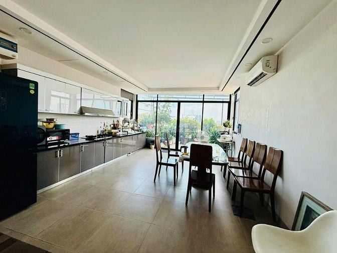 Siêu Cực Đẹp, Bán Mặt Phố Tạ Quang Bửu, Bạch Mai: 293m2, MT 13.6m, 2T