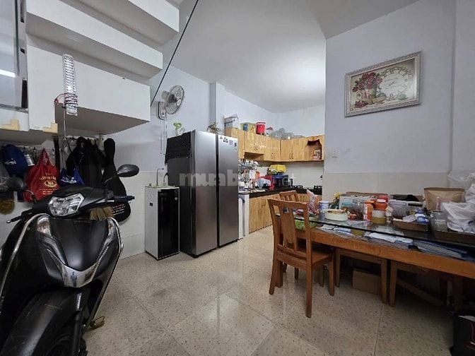 Nhà Đẹp 2 Tầng + ST, DTSD 70m2, Trần Xuân Soạn Q7, Gần BV Tân Hưng 