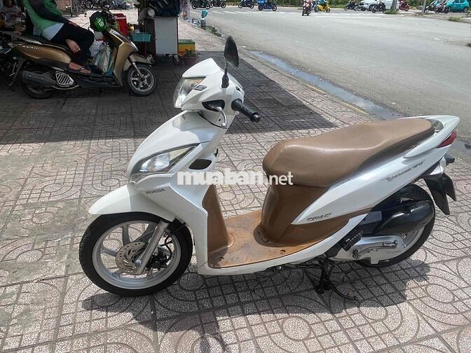 Xe Vision trắng