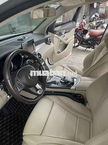 Mercedes Benz GLC 2019 200 - 4970 km