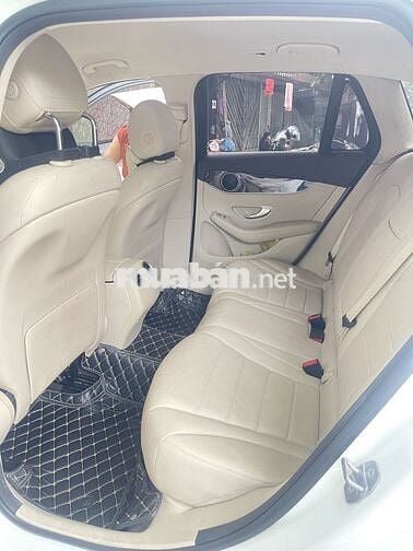 Mercedes Benz GLC 2019 200 - 4970 km