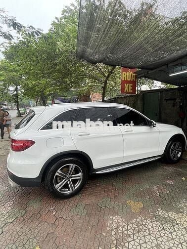 Mercedes Benz GLC 2019 200 - 4970 km