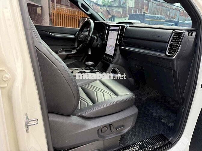 Ford Everest Titanium Plus 2.0L 4x4 AT Cực Chất