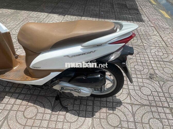 Xe Vision trắng