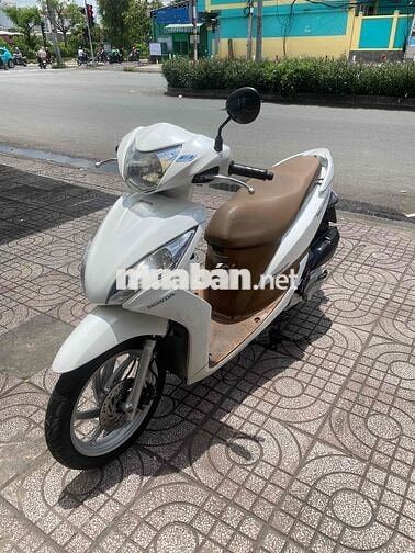 Xe Vision trắng