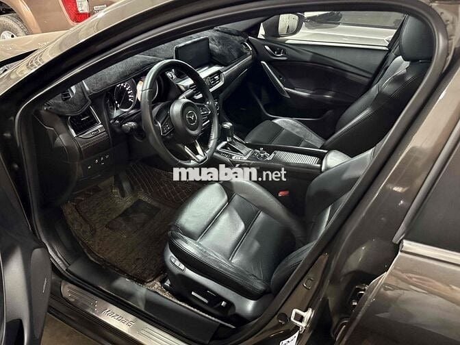 Mazda 6 2017 2.0 Premium - nhiều đồ chơi