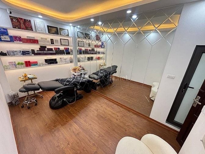 Nhà Đẹp Gần Phố, Giáp Bát, Hoàng Mai 19/25m, 6 tầng, giá 5.9 tỷ.