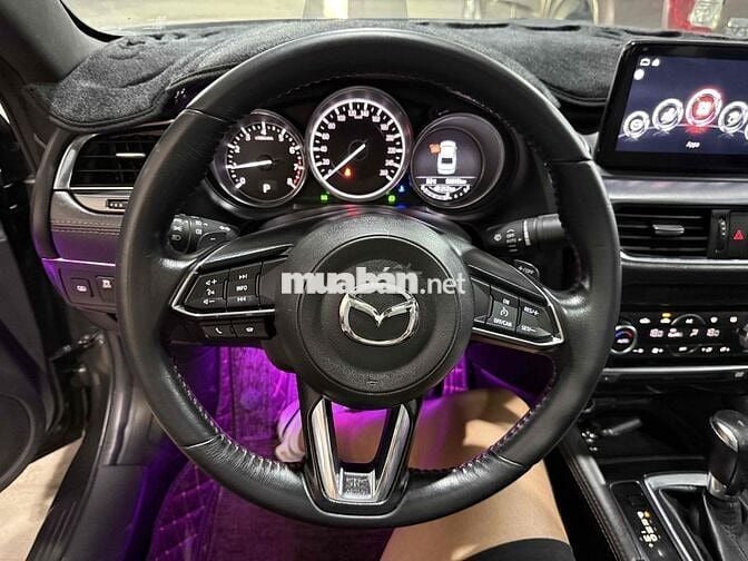 Mazda 6 2017 2.0 Premium - nhiều đồ chơi
