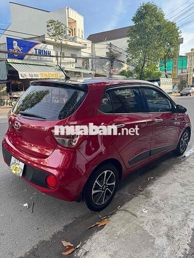 Huyndai i10 Hatchback AT 2018 (Xe Rất Mới)