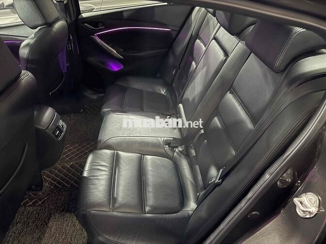 Mazda 6 2017 2.0 Premium - nhiều đồ chơi