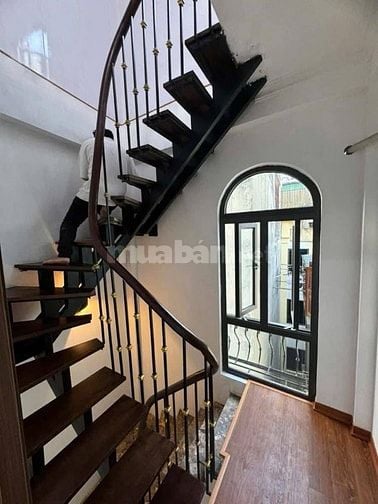 Nhà Đẹp Gần Phố, Giáp Bát, Hoàng Mai 19/25m, 6 tầng, giá 5.9 tỷ.