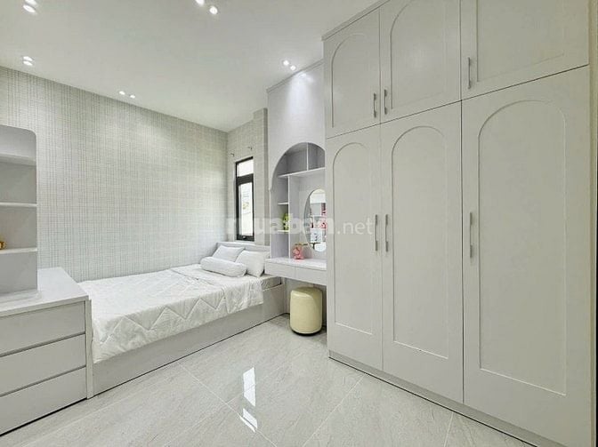 Tân Phú - Bán nhà 3 tầng 5PN - hẻm ô tô thông gần Đầm Sen - 6,9t